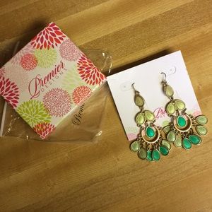 Premier Designs “Minty Fresh” Earrings